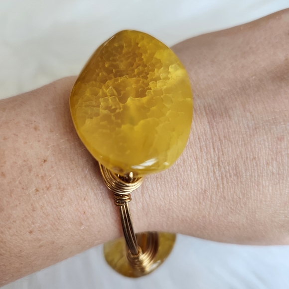 Gold wire wrapped agate gem stone bangle bracelet - Picture 3 of 3